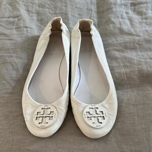Tory Burch White Patent Leather Minnie Travel Ballet Flats
